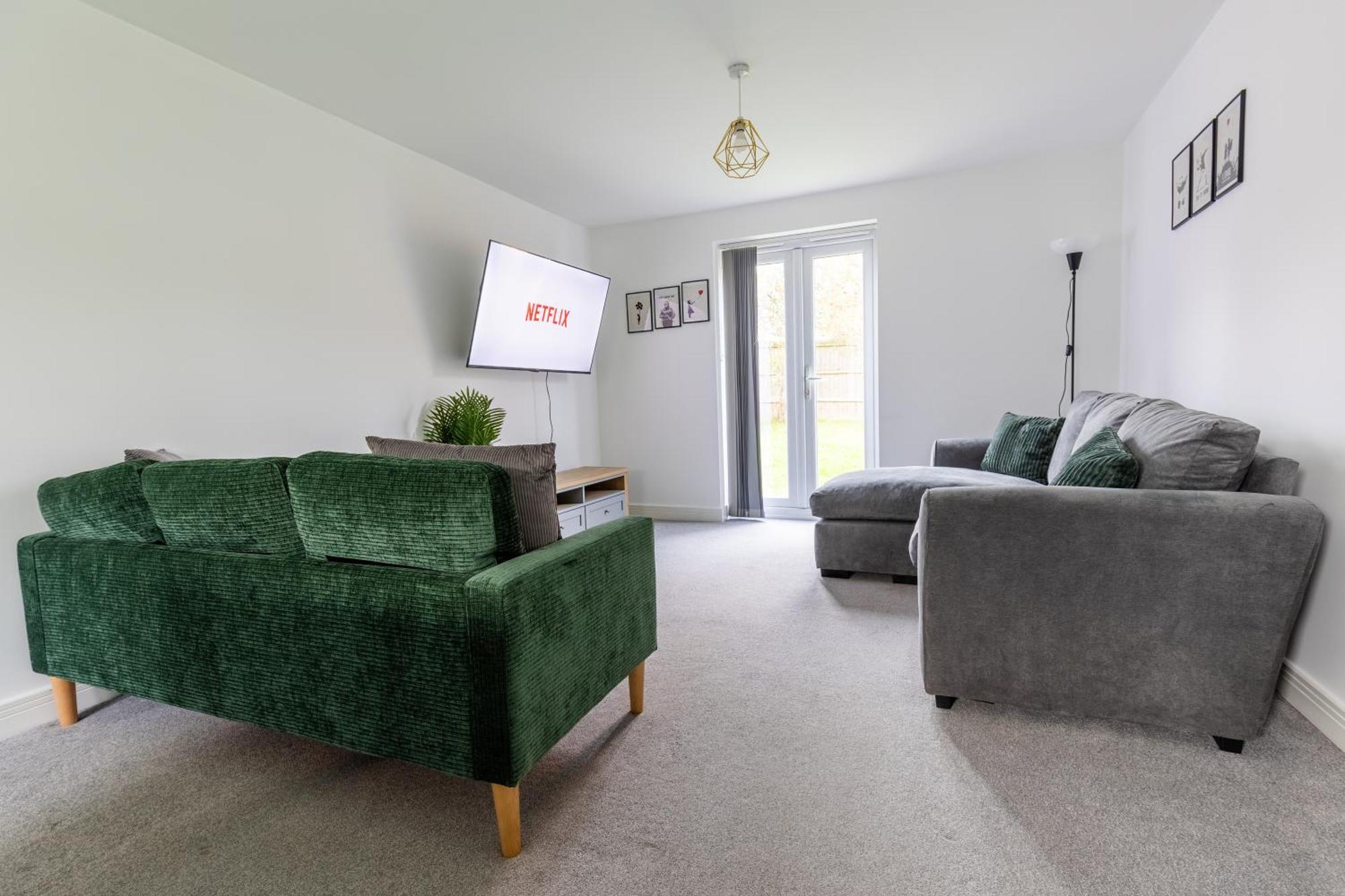 Spacious 4-Bedroom Home Near City Centre With Parking Nottingham Exterior photo