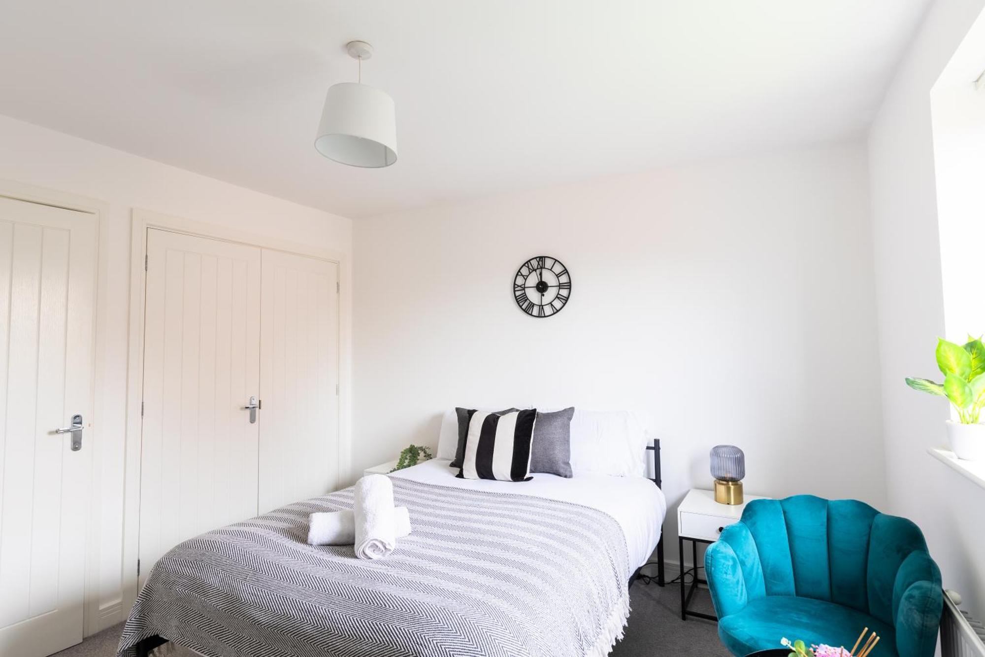 Spacious 4-Bedroom Home Near City Centre With Parking Nottingham Exterior photo